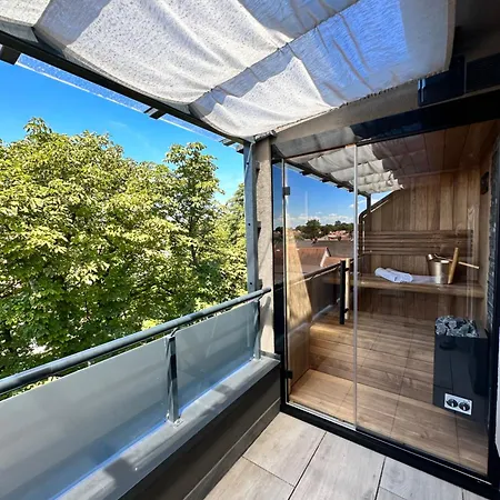 Onyx 2 Haloszobas Privat Finn Szaunaval Es 2 Fuerdoszobaval 아파트